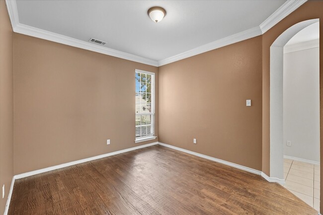 Building Photo - 3828 Confidence Dr