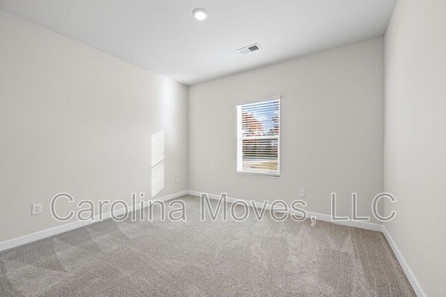 Building Photo - 628 Grays Creek Rd