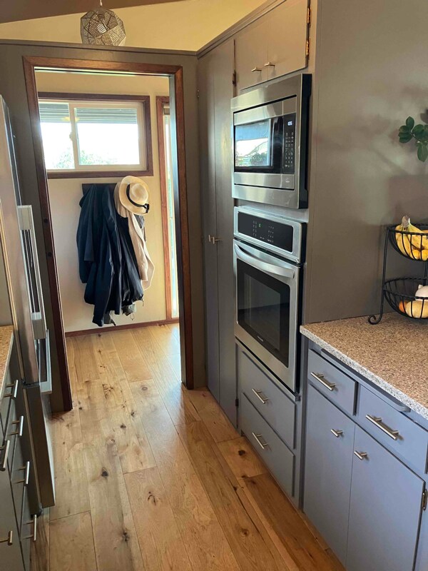 Building Photo - 705 Center Ct