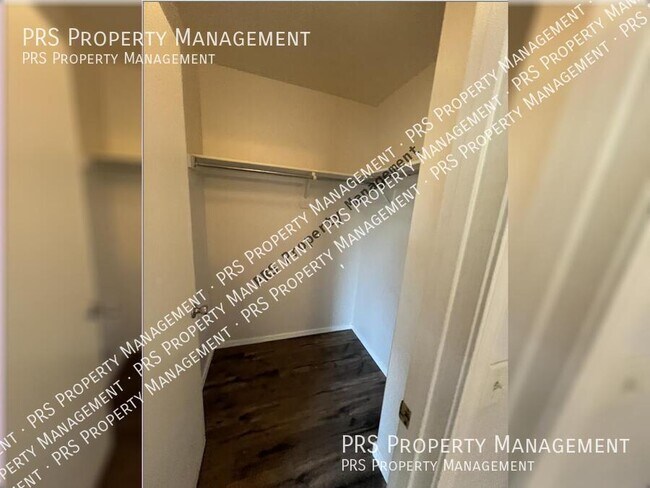 Building Photo - 4222 E Windsor Dr