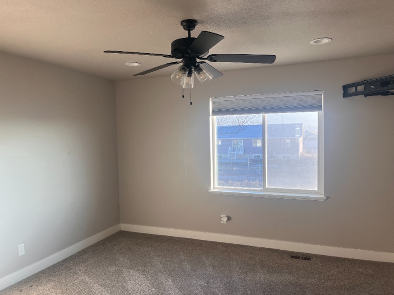 Building Photo - 200 1200 S