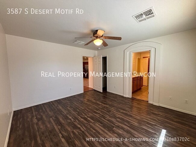 Building Photo - 3587 S Desert Motif Rd