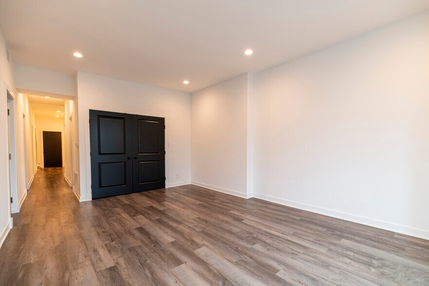 Building Photo - 905 S Miller St