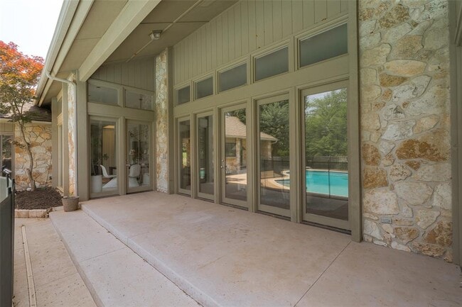Building Photo - 1103 St Andrews Dr