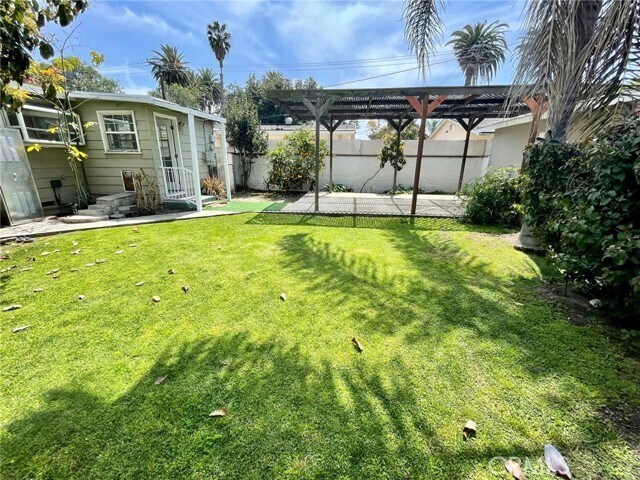 Building Photo - 2111 San Francisco Ave