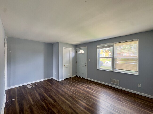 Building Photo - 4403 Eldone Rd