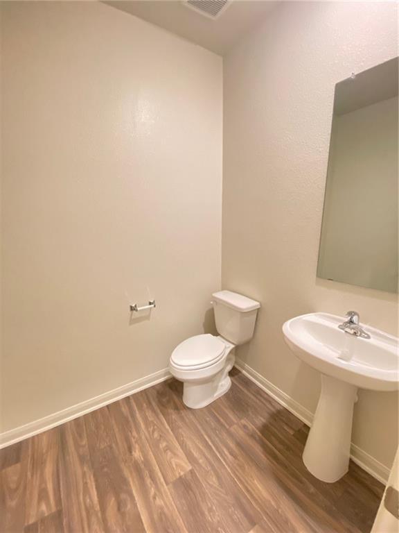 Building Photo - 325 Crescent Park Dr