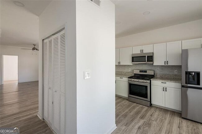 Building Photo - 348 Lakeridge Ct
