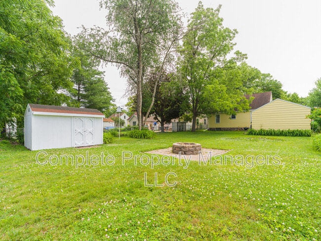 Building Photo - 1713 1st Ave NE