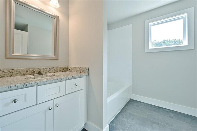 Building Photo - 2704 Allyn Way NW