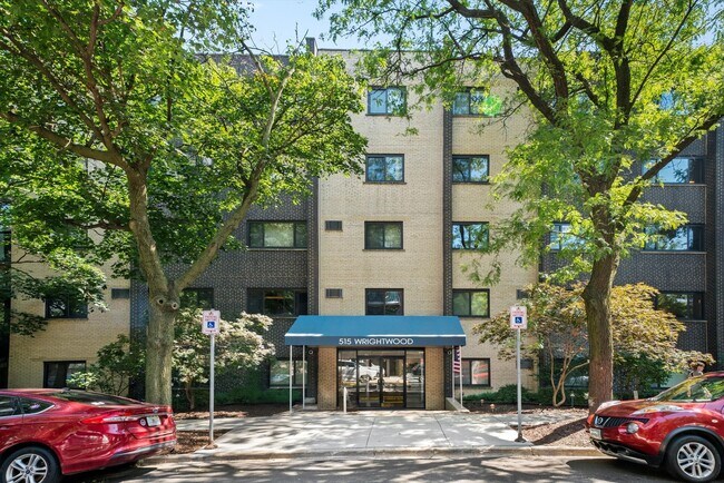Primary Photo - 515 W Wrightwood Ave