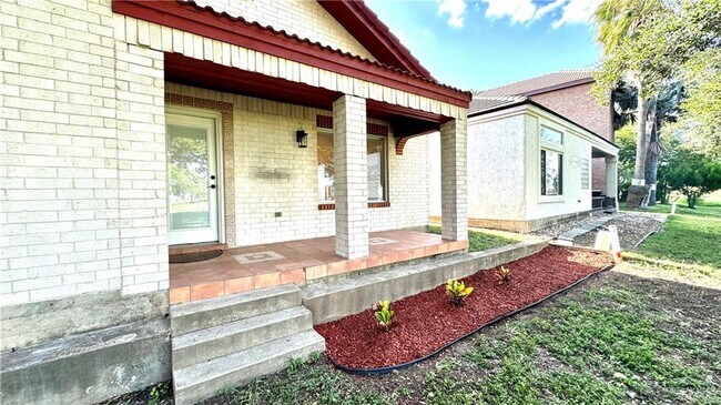 Building Photo - 809 Colorado Ct
