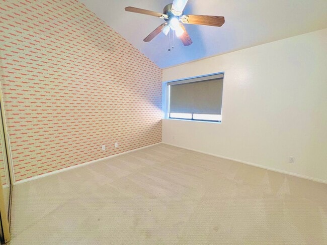 Building Photo - 4 bedroom home for lease