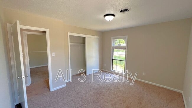 Building Photo - 418 Stroll Dr