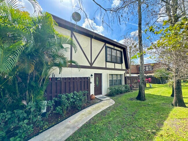 Building Photo - 152 Weybridge Cir