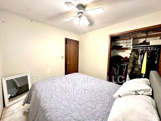 Building Photo - 105 N Elm St