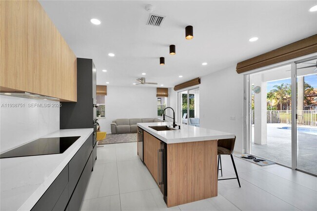 Building Photo - 1176 Cedar Falls Dr