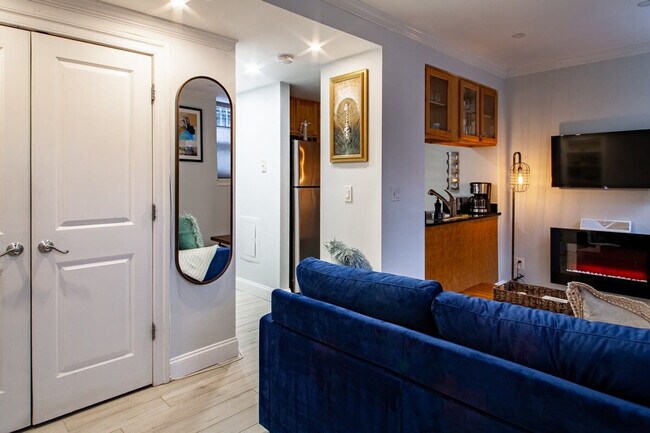 Building Photo - 1901 16th St NW