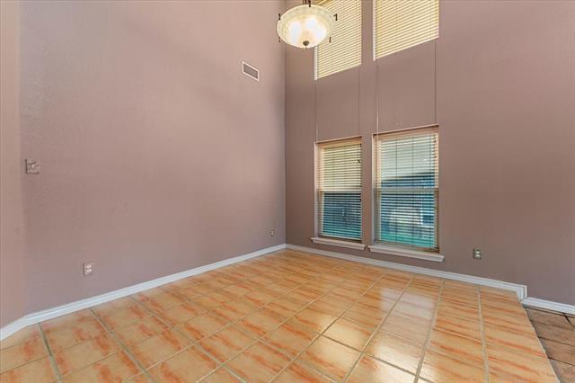 Building Photo - 6752 MacIntosh Dr