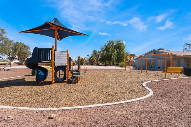Building Photo - "Charming 3-Bed Oasis with 2 Full Baths in Vibrant Las Vegas - 1315 Sq Ft of Comfort!"