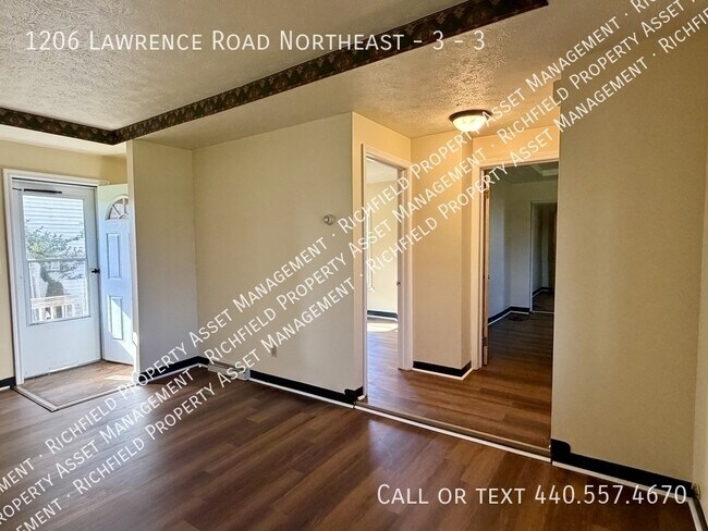 Building Photo - 1206 Lawrence Rd NE