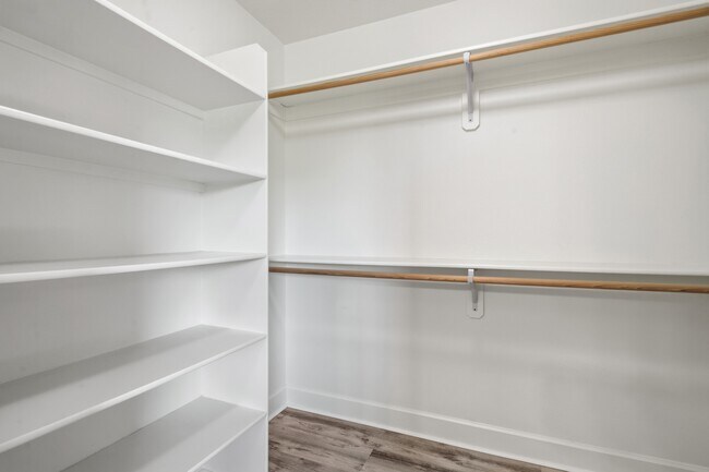 Building Photo - 5832 NW Bannister Dr