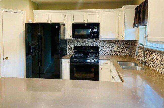 Building Photo - 2607 Old Oak Ln