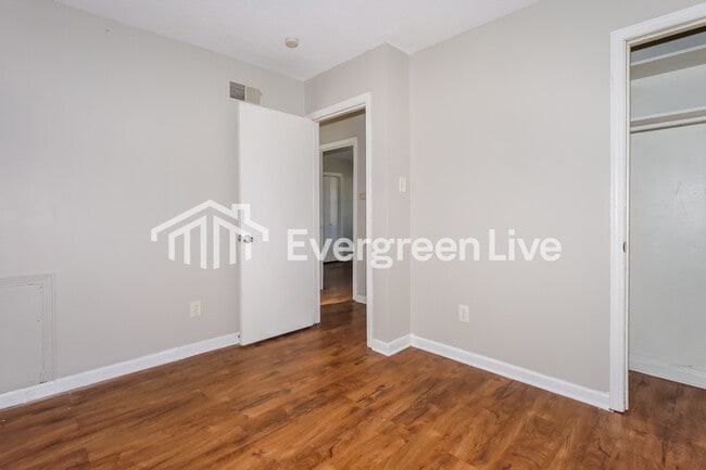 Building Photo - 1507 Mary Jane Ave