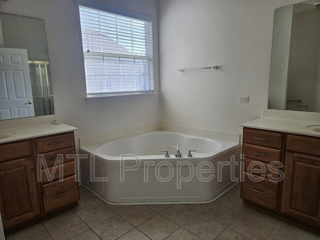 Building Photo - 849 Platinum Dr
