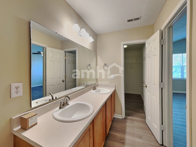 Building Photo - 1651 Allegro Way