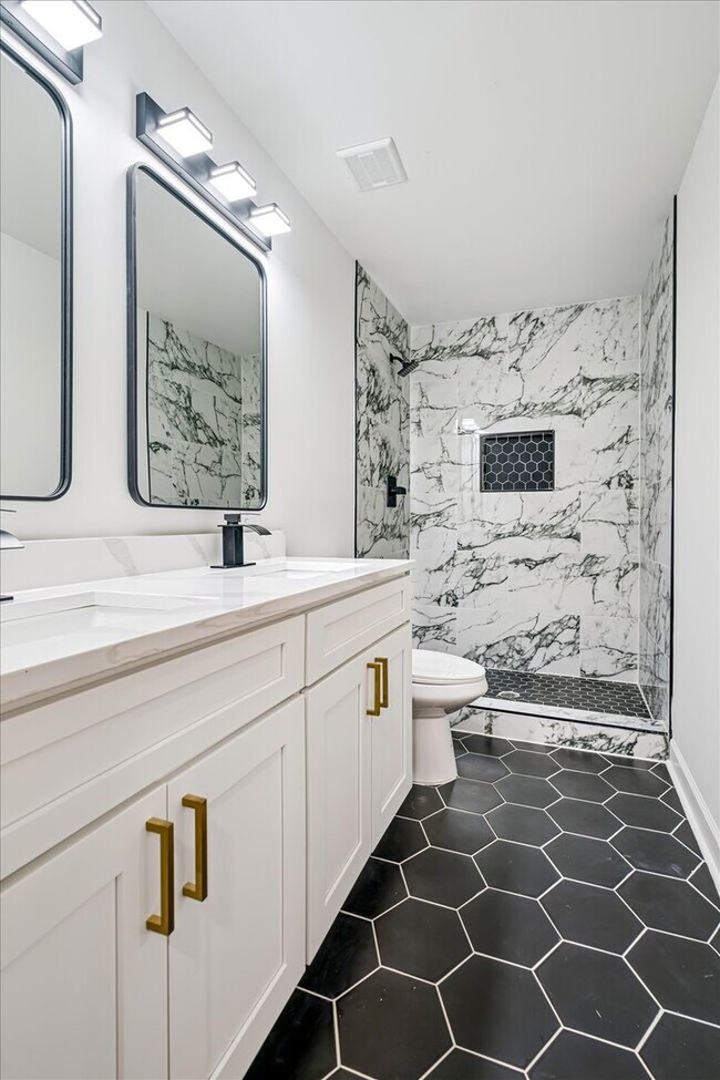 Building Photo - 5186 Broken Oak Dr