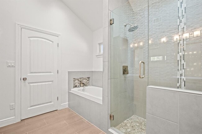 Building Photo - 2110 Oxford Ave