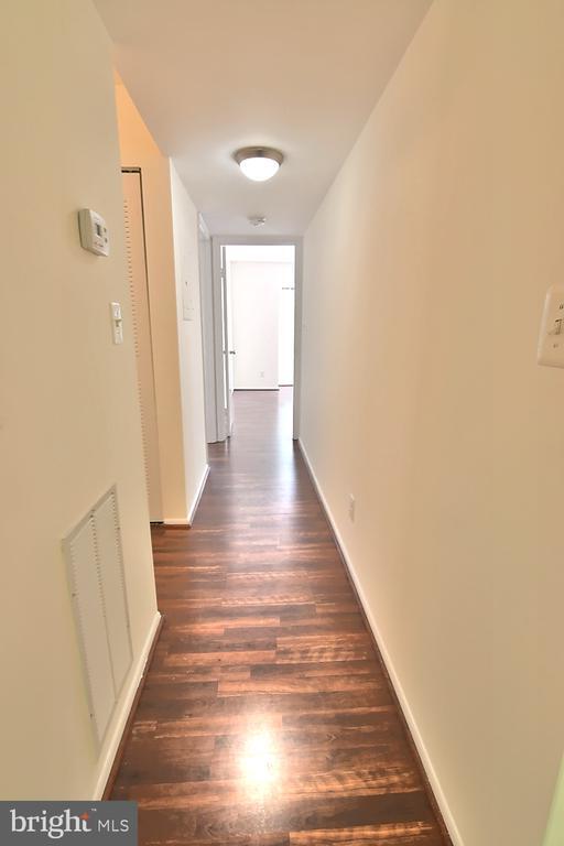 Building Photo - 1702 Ascot Way