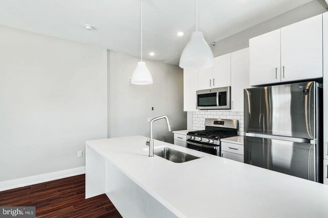 Building Photo - 1527 Ridge Ave