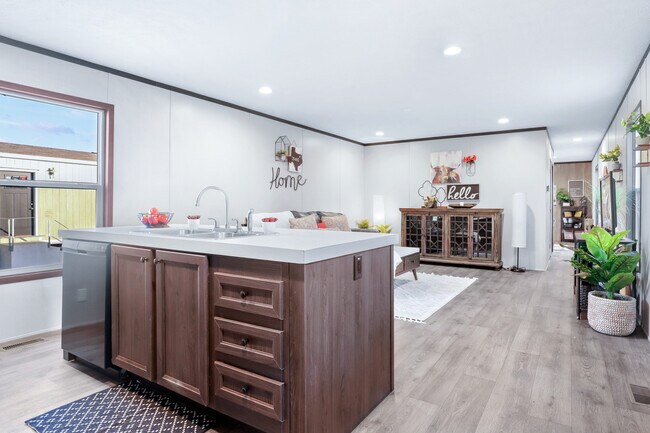 Building Photo - 111 Palomino Dr