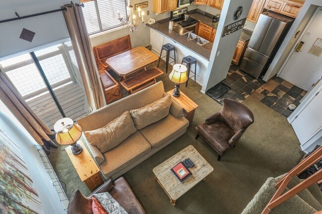 Building Photo - Move in Special! Keystone 2 bed/2bath! Plu...