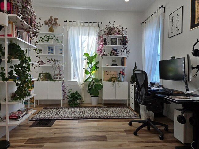 Building Photo - 84 Dudley St