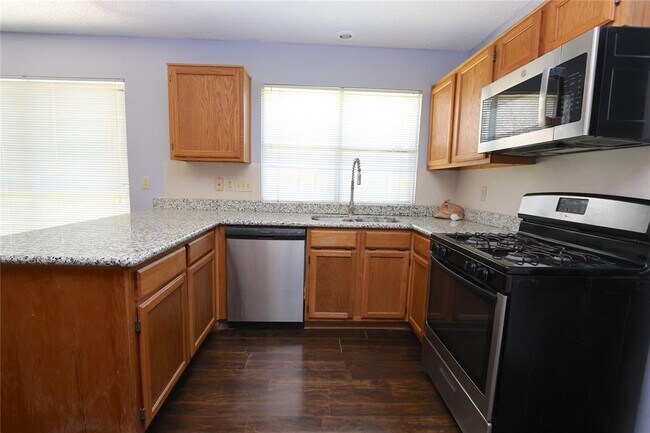 Building Photo - 4009 Spring Branch Dr W