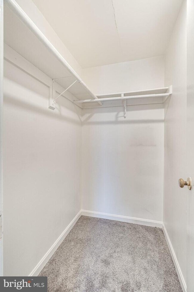 Building Photo - Elevated Comfort: Spacious Condo with Loft...