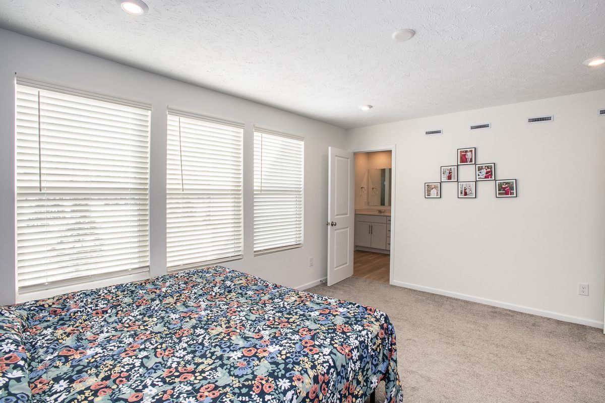 Building Photo - 27845 Birchwood Ct