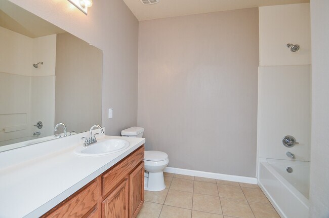 Building Photo - 10806 Woodwind Shadows Dr