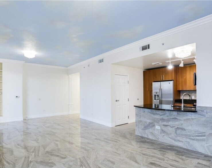 Building Photo - 200 W Sahara Ave