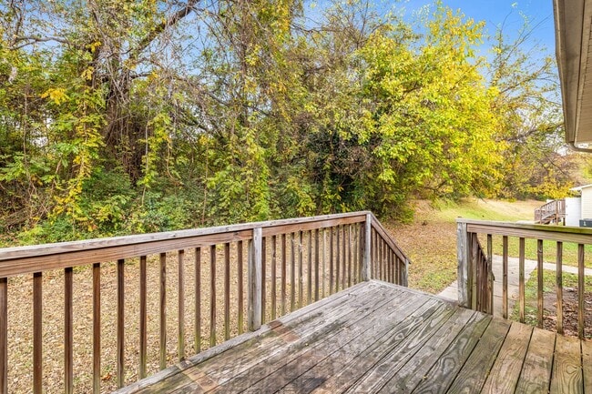 Building Photo - SW - Like New Home! Newer SS Appliances & Cabinets, Ceiling Fans, Blinds, Front Porch and Deck. M...