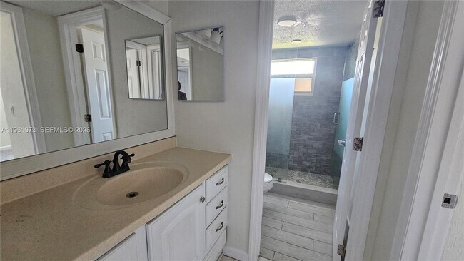 Building Photo - 9480 Tangerine Pl