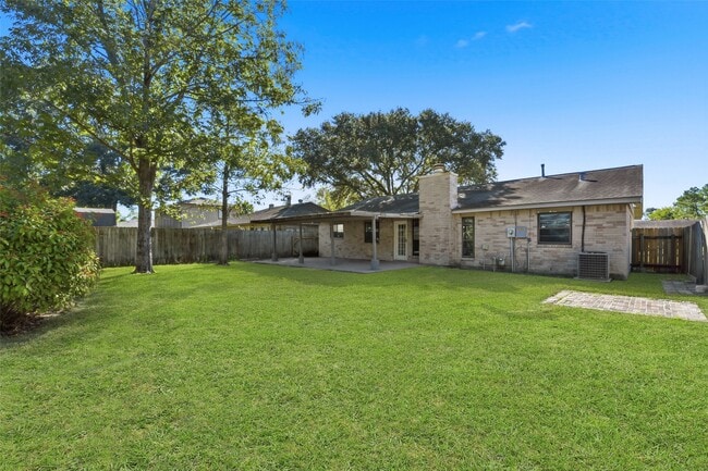 Building Photo - 16318 Cypress Point Dr