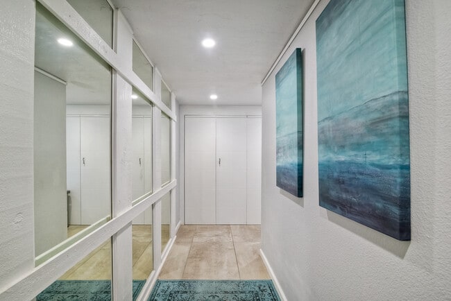 Building Photo - 190 Del Mar Shores Terrace