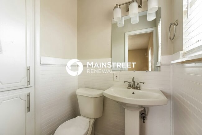 Building Photo - 3 Bedroom Pet-Friendly Home in Oklahoma City, OK with Main Street Renewal