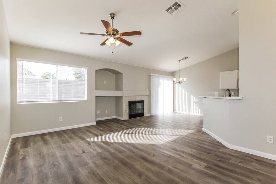 Building Photo - 615 King Revere Ct