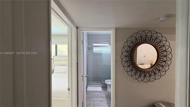 Building Photo - 10000 E Bay Harbor Dr