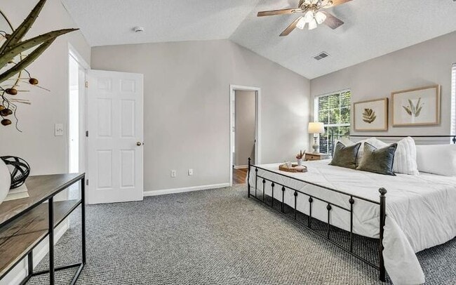 Building Photo - Remodeled home